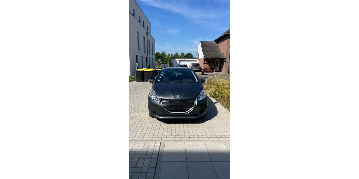 Peugeot 208 84.500 km 5.500 &euro; Niederzier 52382