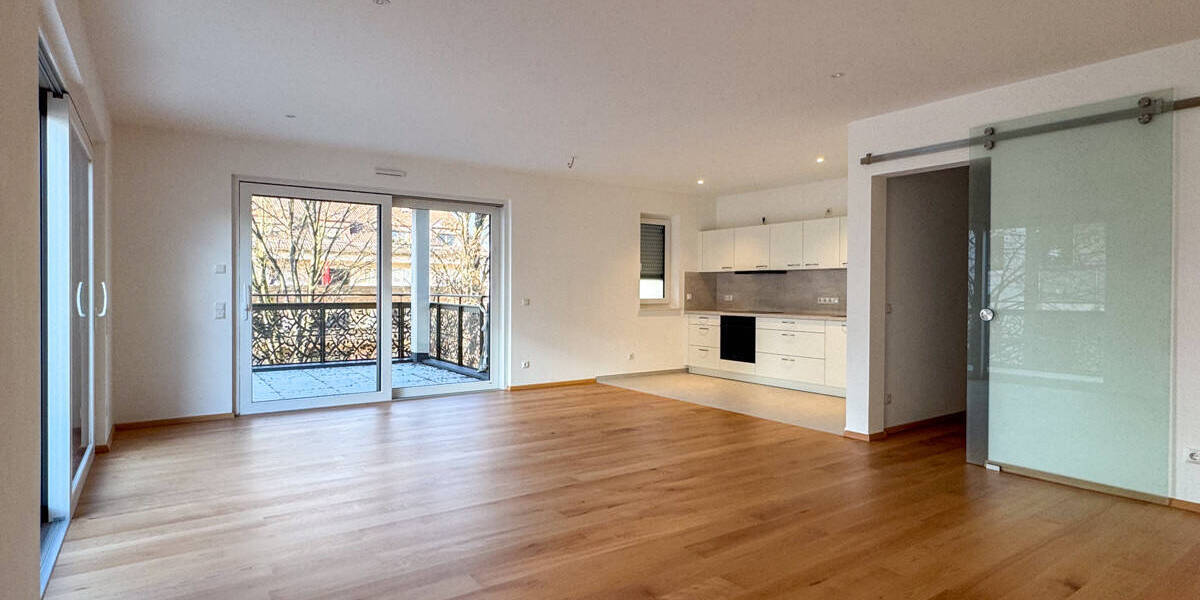 Etagenwohnung Rosenheim Innenstadt - 4 Zimmer, 132 m&sup2;, 1.980&euro; | Angebot:26361248