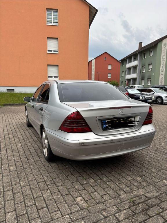 Mercedes-Benz C 200 380.000 km 800 € Renchen 77871