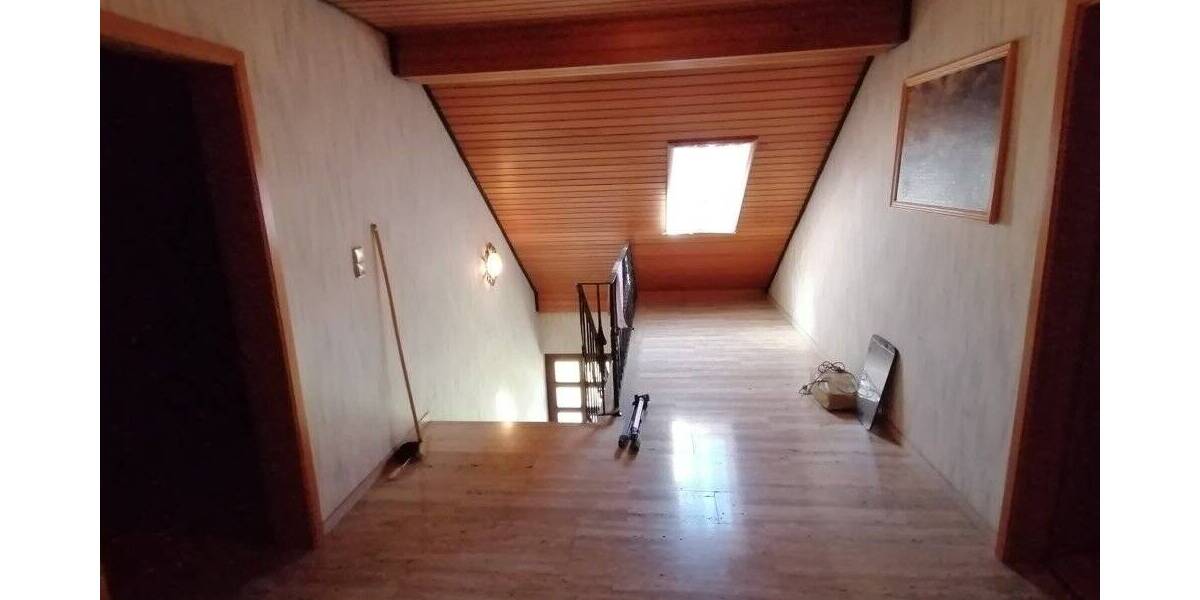 Einfamilienhaus Fritzlar / Cappel Cappel - 8 Zimmer, 267 m&sup2;, 275.000&euro; | Angebot:23966096