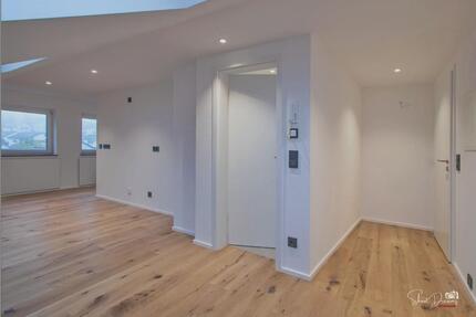 1,5 Zimmer, moderne Dachgeschoßwohnung