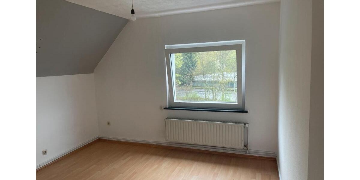 Dachgeschoßwohnung Iserlohn - 3.5 Zimmer, 80 m&sup2;, 500&euro; | Angebot:25903478
