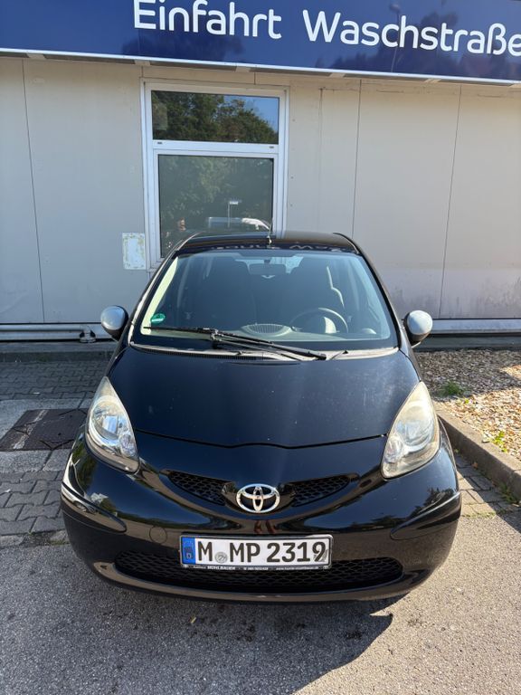 Toyota Aygo (X) 168.000 km 1.950 € München 80937