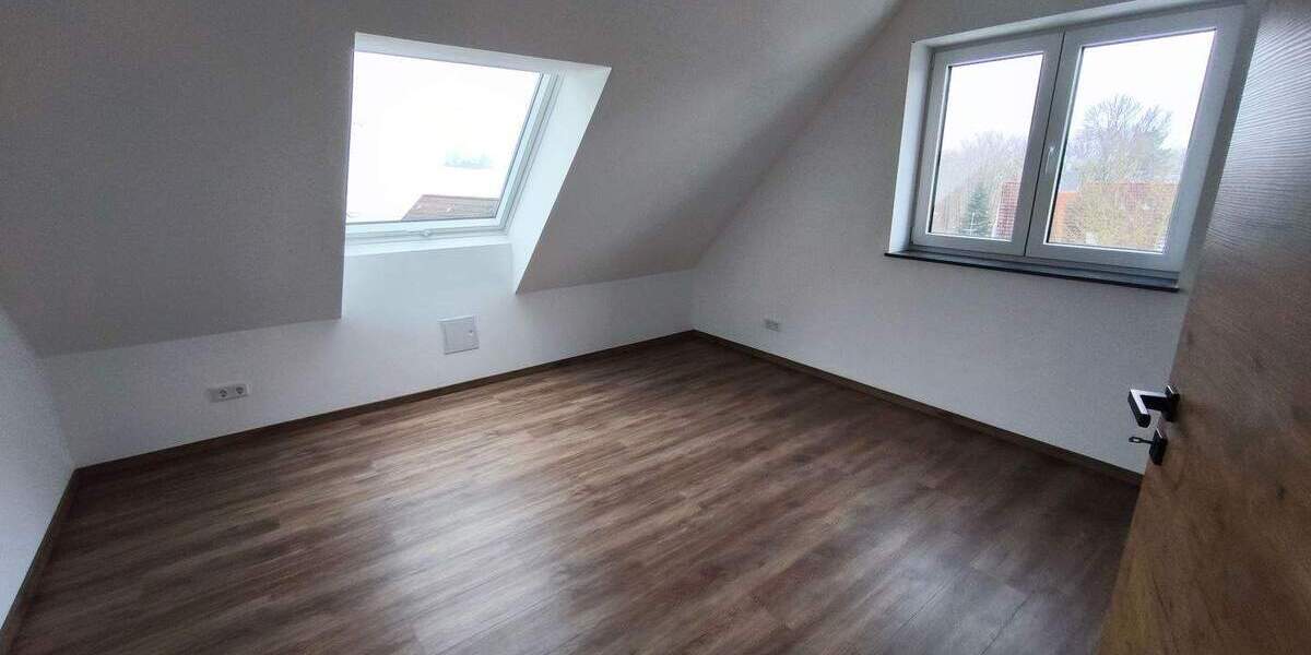 Einfamilienhaus Igensdorf Pettensiedel - 1 Zimmer, 240 m&sup2;, 2.200&euro; | Angebot:25140505