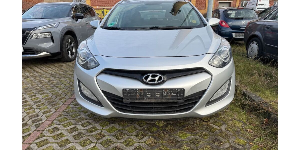 Hyundai i30 205.000 km 4.400 € Chemnitz 09119
