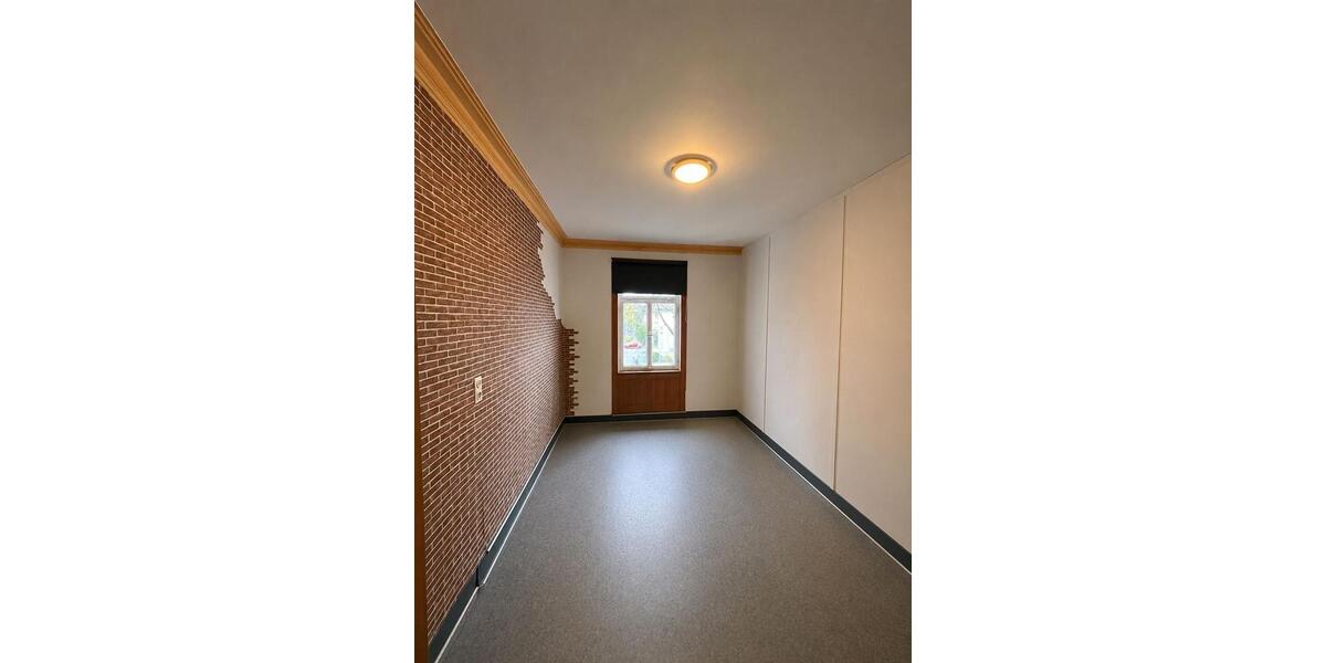 Etagenwohnung Bad Urach - 4 Zimmer, 100 m&sup2;, 990&euro; | Angebot:26611008