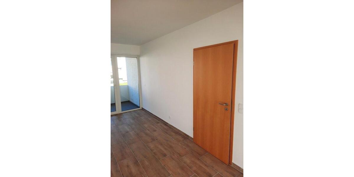 Hochparterre Hameln Kernstadt - 3 Zimmer, 70 m&sup2;, 108.000&euro; | Angebot:27004775