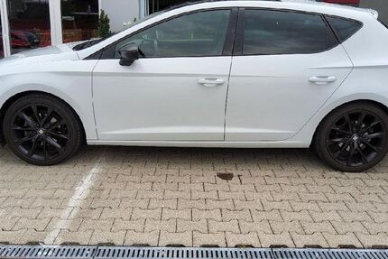 Seat Leon 47.050 km 16.990 &euro; Freilassing 83395