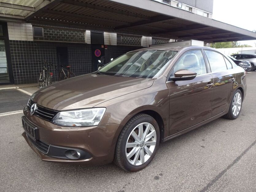 VW Jetta 200.000 km 6.900 € Berlin 12249