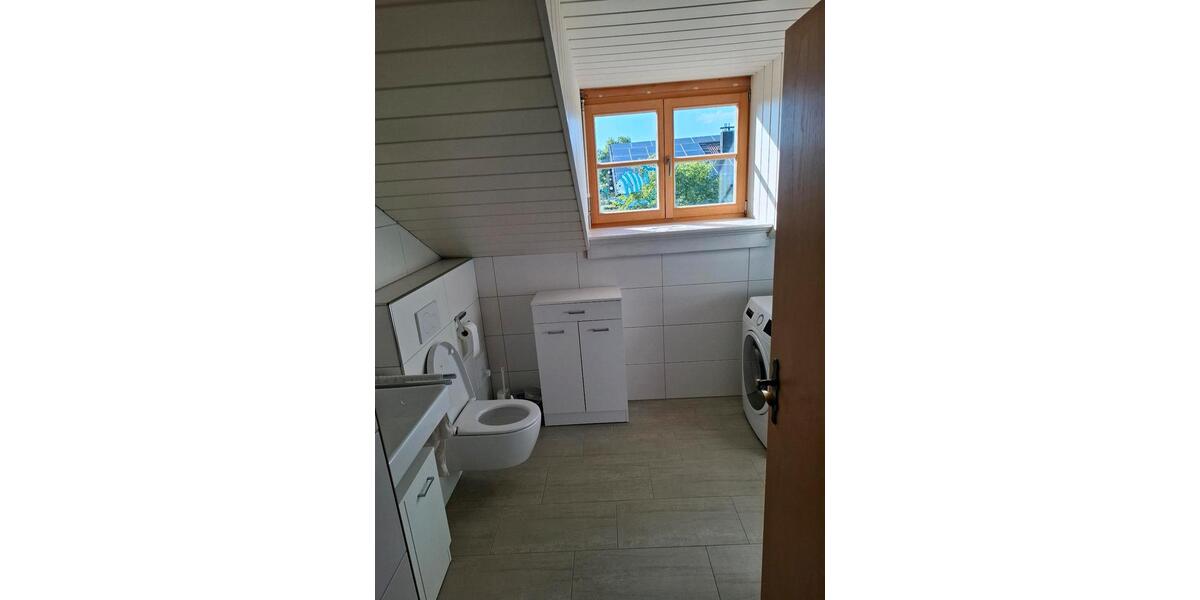 Dachgeschoßwohnung Burgkirchen an der Alz - 2.5 Zimmer, 70 m&sup2;, 750&euro; | Angebot:25309043