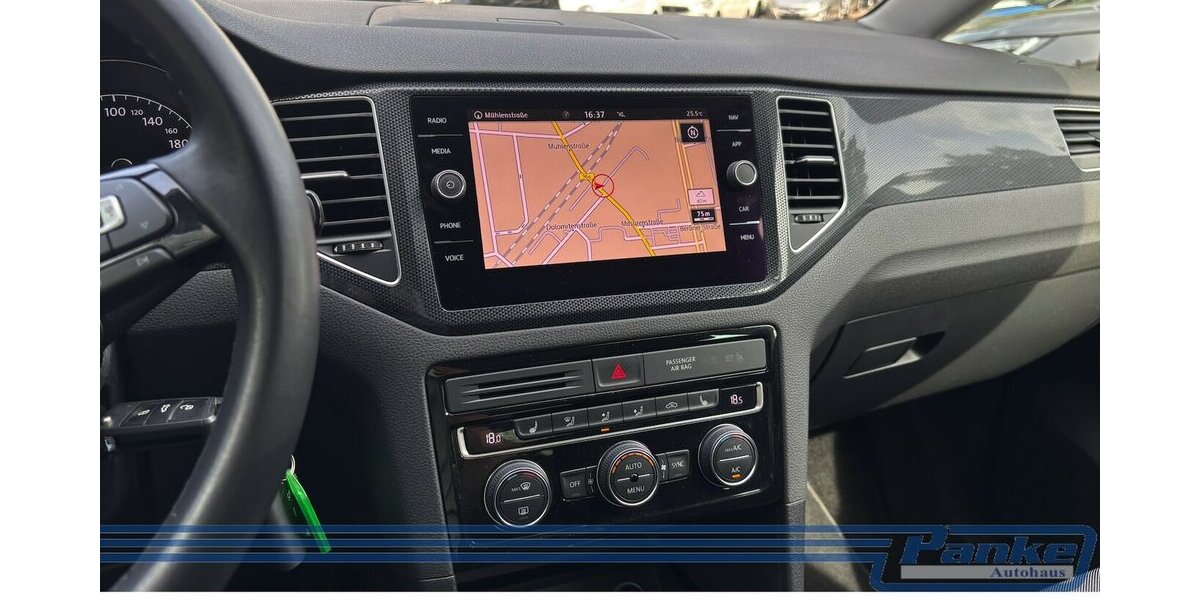 VW Golf Sportsvan United*NAV*SHZ*ACC*PDC*Carplay* 31.877 km 17.990 &euro; Berlin 13187