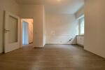 Schöne tapezierte 2 Zimmer Wohnung mit hellen Vinylboden
