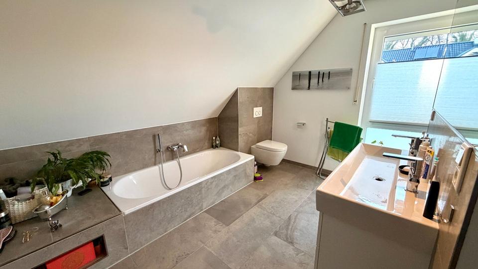 Einfamilienhaus Lotte - 5 Zimmer, 137 m&sup2;, 1.700&euro; | Angebot:24977743