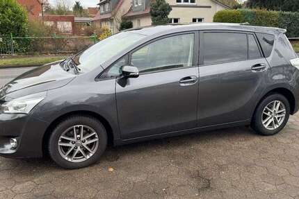 Toyota Verso 153.000 km 8.300 &euro; Stelle 21435