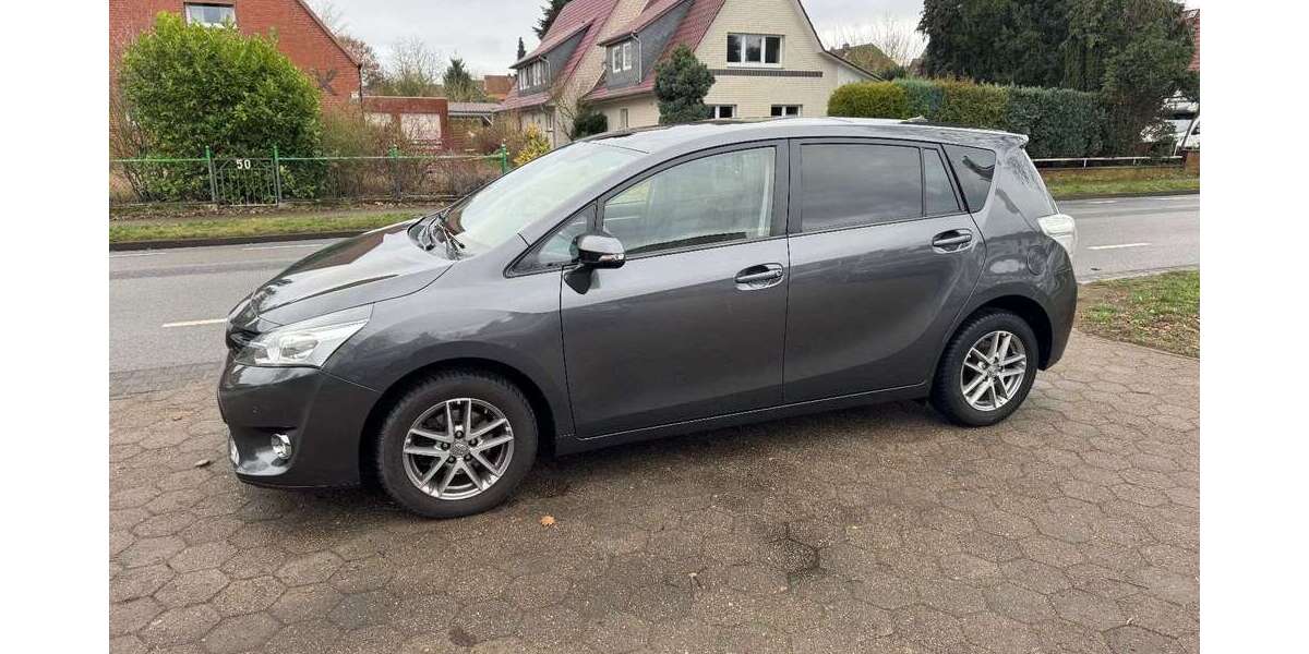 Toyota Verso 153.000 km 8.300 &euro; Stelle 21435