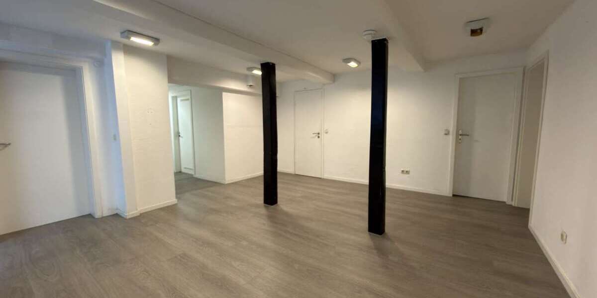 Großes Büro- und Praxisfläche in Hattingens Altstadt mit IT-Raum, LAN, Seminarraum und Gartennutzung - Gewerbeobjekt Hattingen Baak | Angebot:24705235