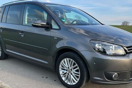 VW Touran 104.030 km 13.990 &euro; Dasing 86453