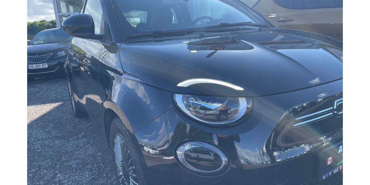 Fiat 500e 42.600 km 16.900 &euro; Villingen-Schwenningen 78052