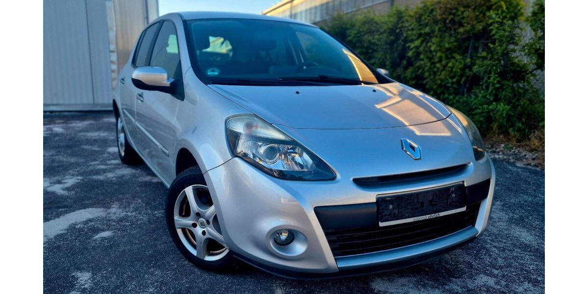 Renault Clio 151.000 km 2.999 &euro; Goldbach 63768
