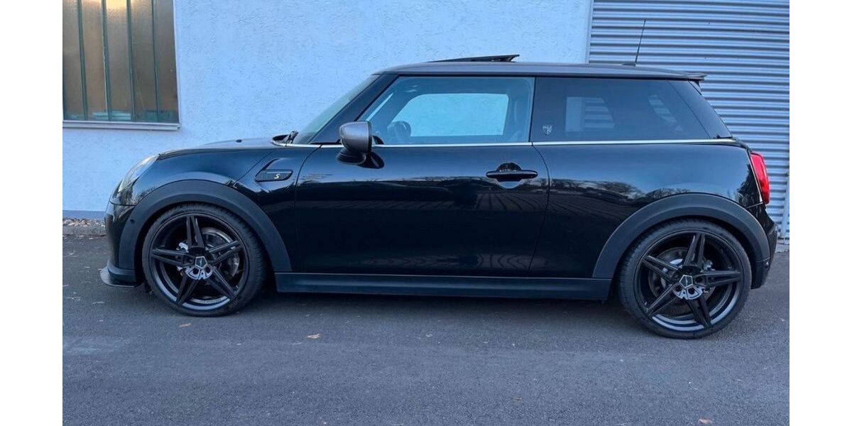 Mini Cooper SE 19.000 km 27.447 &euro; Bad Wildungen 34537