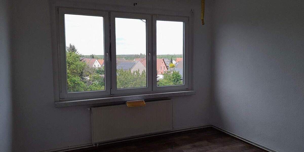 Etagenwohnung Kalbe - 4 Zimmer, 70 m&sup2;, 300&euro; | Angebot:24697053