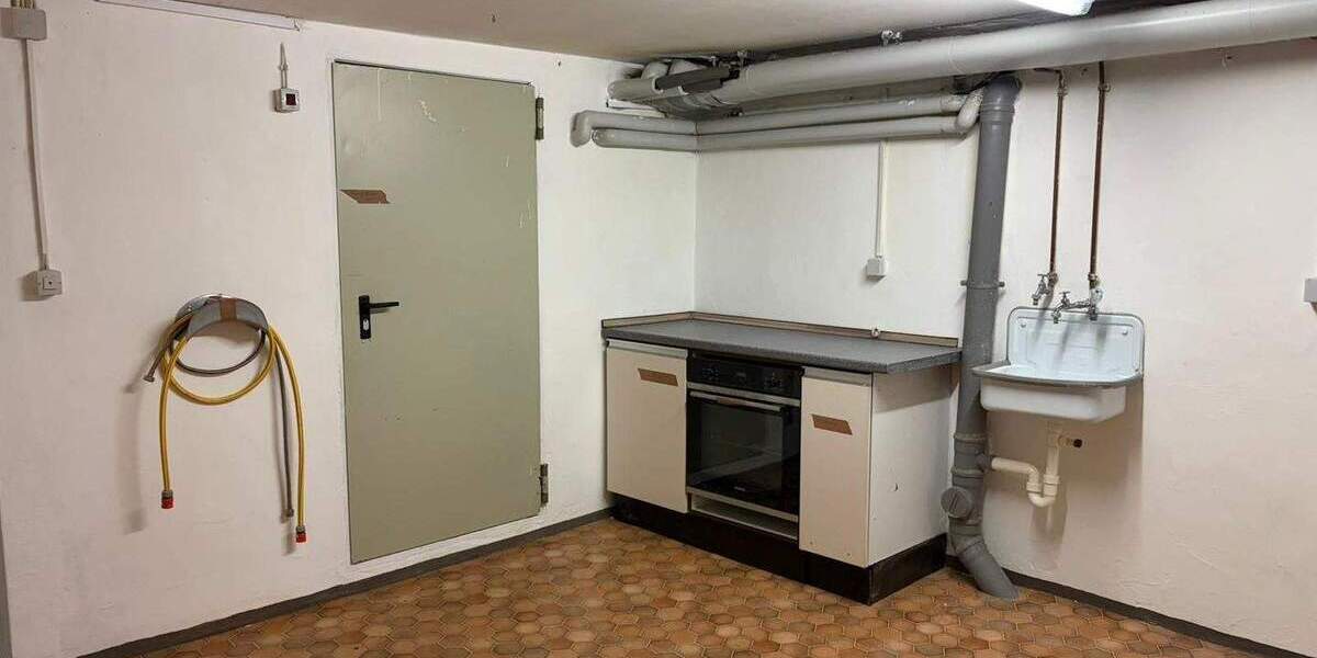 Mehrfamilienhaus, Wohnhaus Bad Windsheim - 7 Zimmer, 205 m&sup2;, 540.000&euro; | Angebot:25690491
