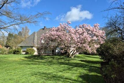 Haus Ganderkesee - 8 Zimmer, 257 m&sup2;, 2.347&euro; | Angebot:26098996