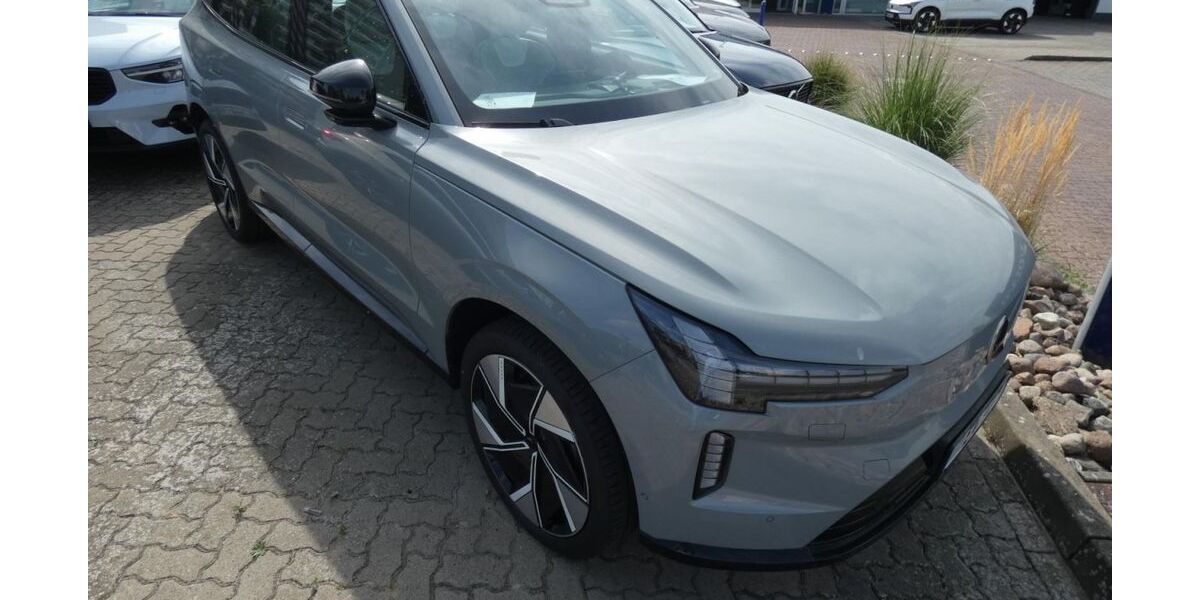 Volvo EX90 1.890 km 95.990 &euro; Berlin 12169