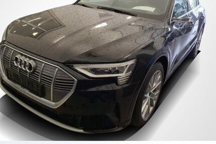 Audi e-tron 22.246 km 29.940 &euro; Magdeburg 39126