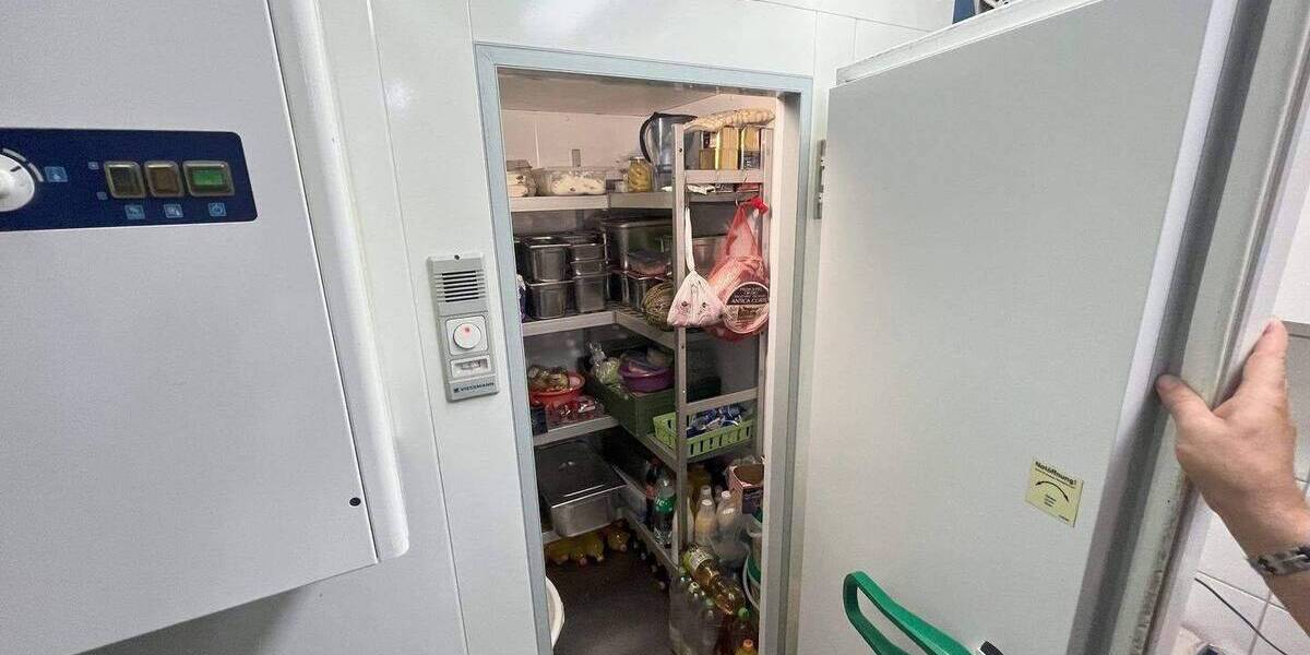 ***PACHTKAUFEXISTENZ...PIZZERIA und WOHNUNG...Burgthann gegenüber dem Rathaus*** zimmer