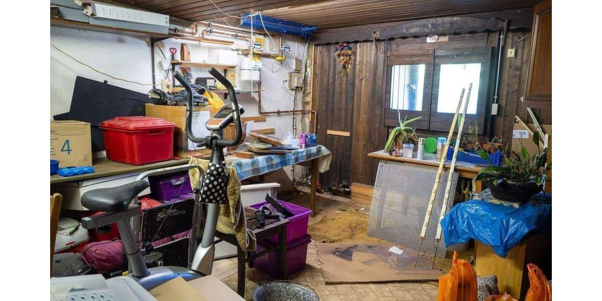 Mehrfamilienhaus, Wohnhaus Saarbrücken Scheidt - 9 Zimmer, 189 m&sup2;, 259.000&euro; | Angebot:26344741