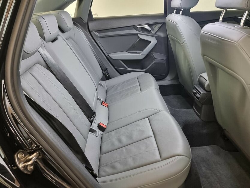 Audi A3 30TFSI limo Navi Leder Digital VIC Kamera LED 66.400 km 21.900 € Garrel 49681