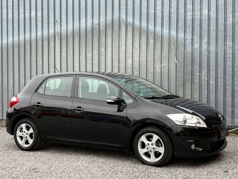 Toyota Auris 43.279 km 8.900 € Solingen/NRW 42655
