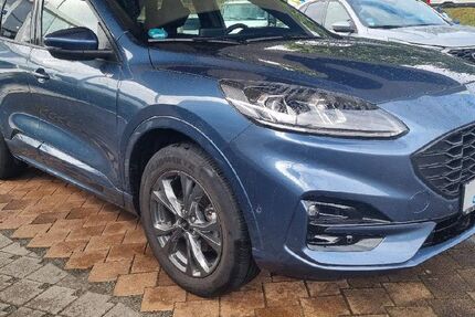 Ford Kuga 62.300 km 24.990 € Neunkirchen 66539