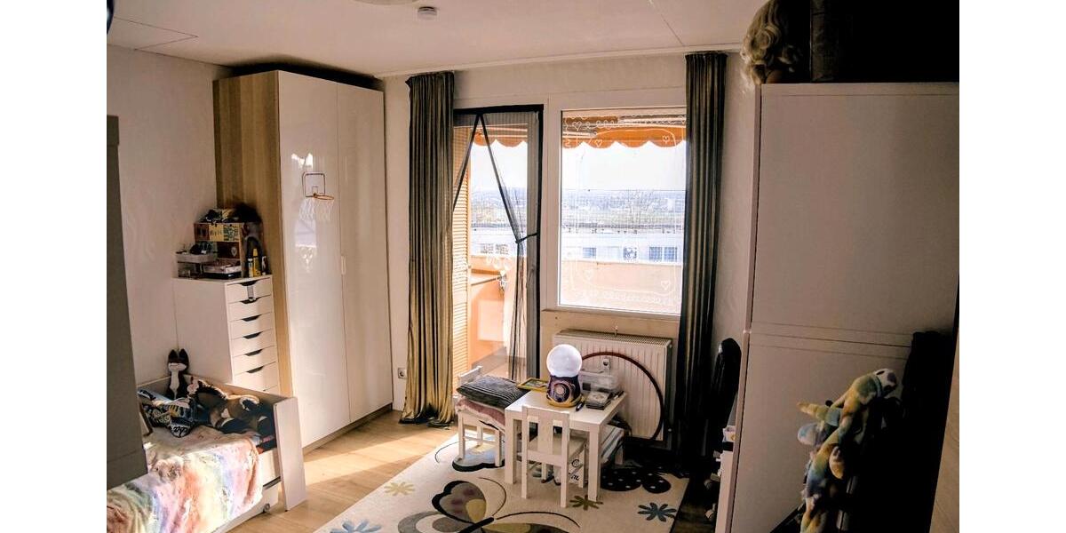 4,5-Zimmer-Wohnung (104 qm) |Hochheim | provisionsfrei| 2 Balkone 4.5 zimmer