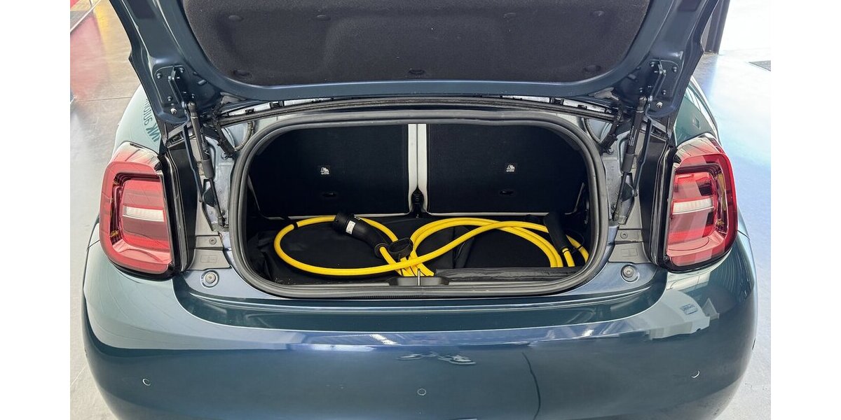 Fiat 500e La Prima by Bocelli 1.Hand Cabrio 42 kWh 14.600 km 24.690 &euro; Lich 35423