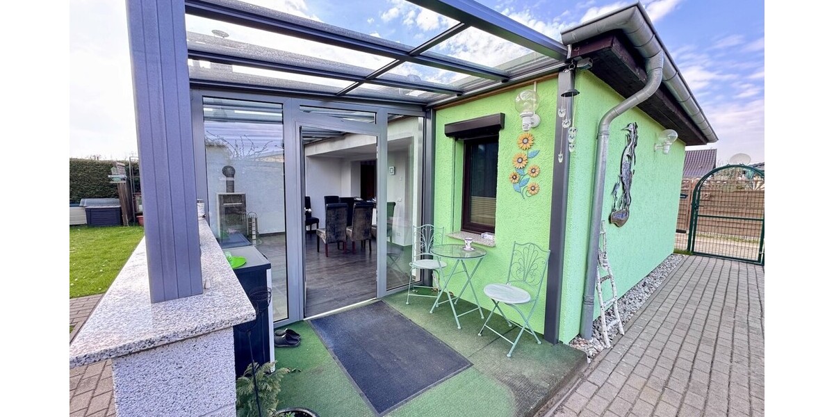 HORN IMMOBILIEN ++ Einfamilienhaus mit Wintergarten, Kamin und Gästehaus in Krugsdorf bei Pasewalk - Einfamilienhaus Krugsdorf | Angebot:26339663