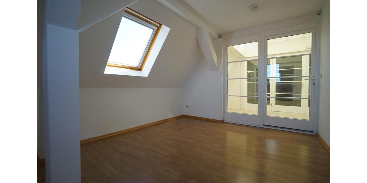 Dachgeschoßwohnung Dresden Cotta - 3 Zimmer, 80 m&sup2;, 1.099&euro; | Angebot:26382767