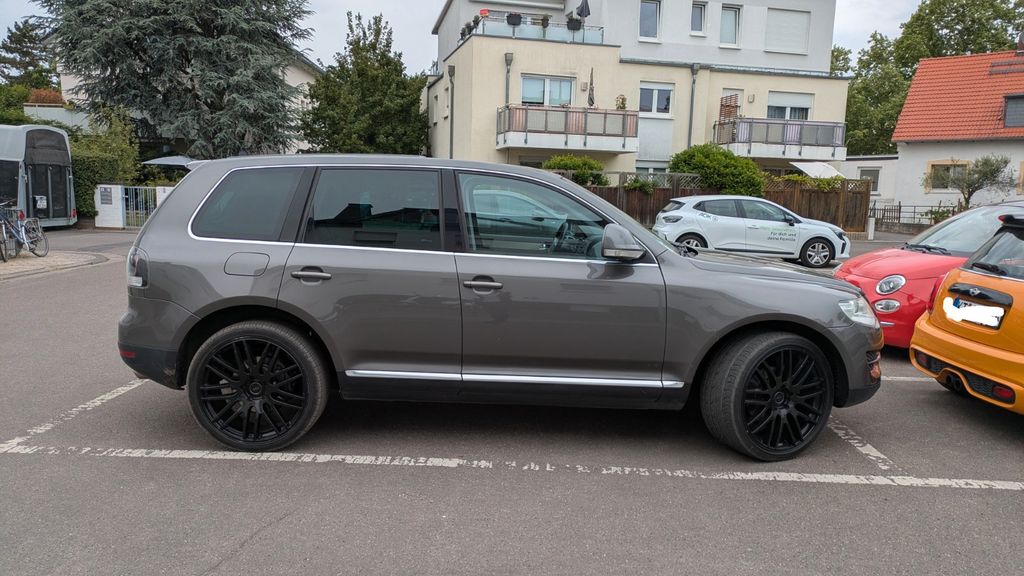 VW Touareg 272.000 km 5.900 &euro; Mainz 55122