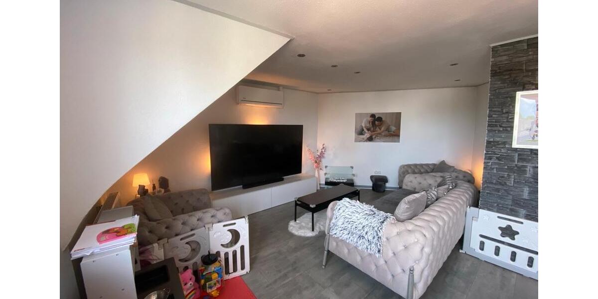 Dachgeschoßwohnung Ludwigshafen am Rhein Rheingönheim - 3.5 Zimmer, 84 m&sup2;, 230.000&euro; | Angebot:23797671