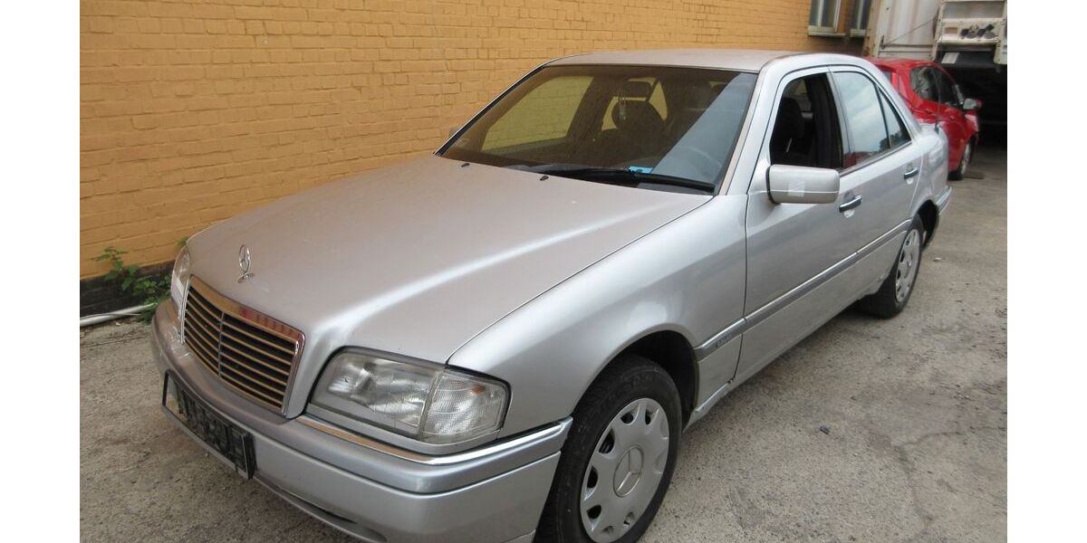 Mercedes-Benz C 250 390.570 km 1.750 &euro; Hamburg 20537