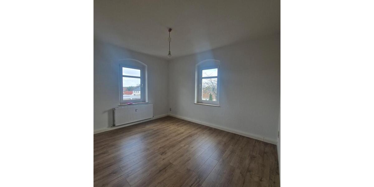 Etagenwohnung Radebeul - 2 Zimmer, 40 m&sup2;, 350&euro; | Angebot:26295096