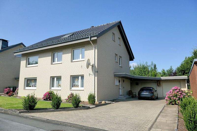 Viel Platz zum Leben- Gepflegtes 1-2-Familienhaus mit Doppelgarage! 8 zimmer