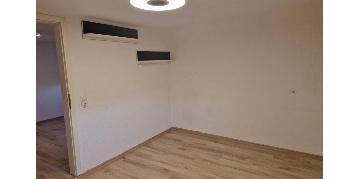 Doppelhaushälfte Brackenheim - 4 Zimmer, 148 m&sup2;, 330.000&euro; | Angebot:27110629
