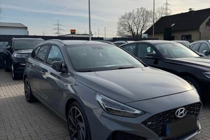 Hyundai i30 97.500 km 16.800 &euro; Duisburg 47239