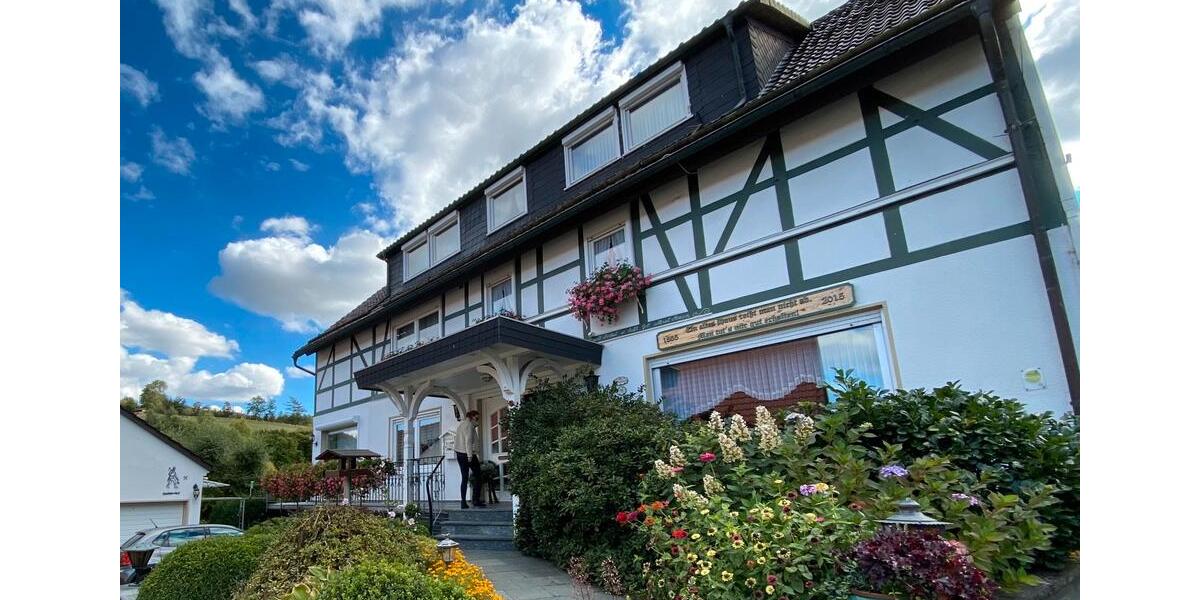Einfamilienhaus Diemelsee - 20 Zimmer, 410 m&sup2;, 323.000&euro; | Angebot:26425268