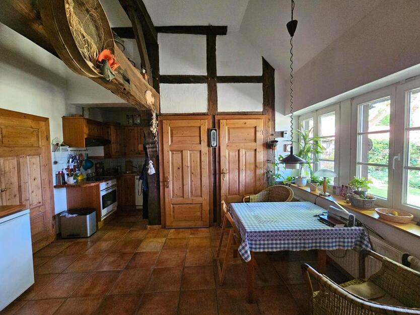 Haushälfte in denkmalgeschütztem Fachwerkhaus zimmer