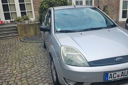 Ford Fiesta 210.000 km 1.500 &euro; Herzogenrath 52124