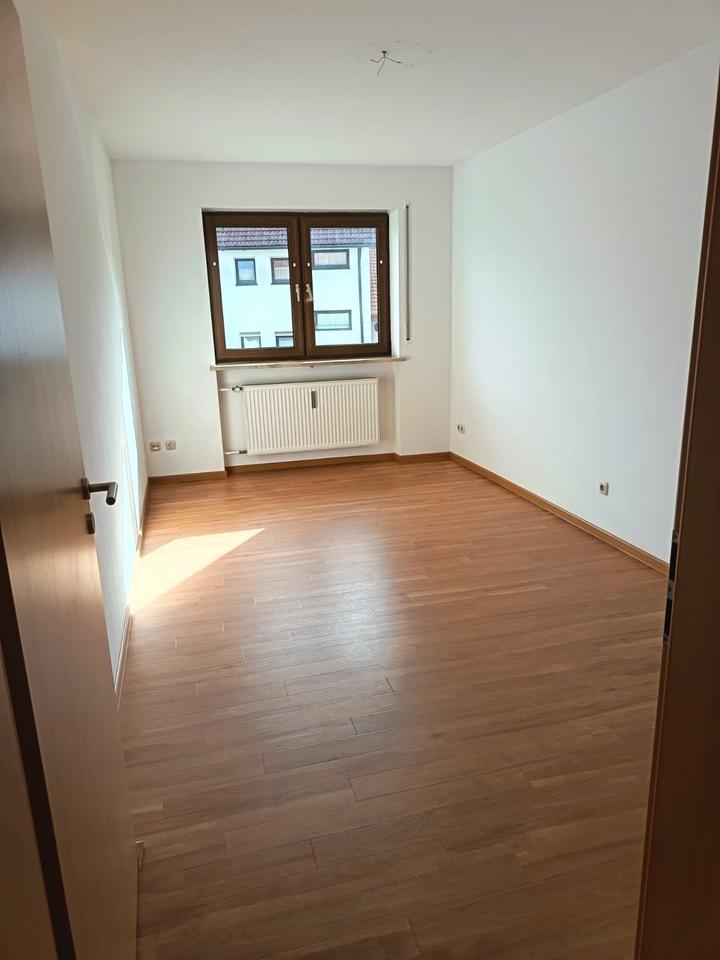 Schöne 3 Zimmer Wohnung in Piesenkofen (Obertraubling) zimmer