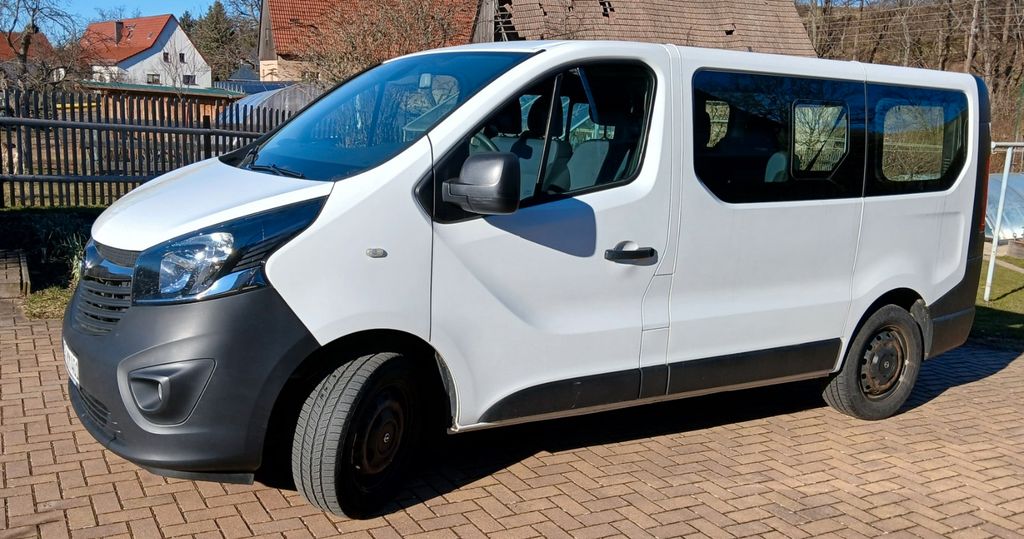 Opel Vivaro 162.000 km 11.999 &euro; Bahretal 01819